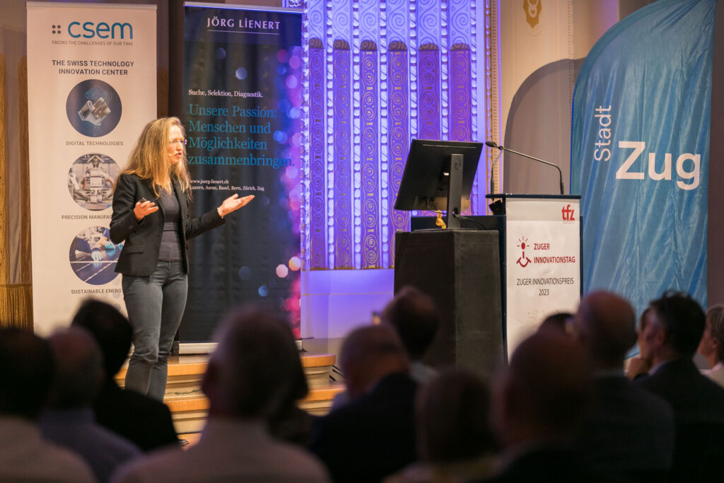 victoria-riess-woman-keynote-speaker-tech