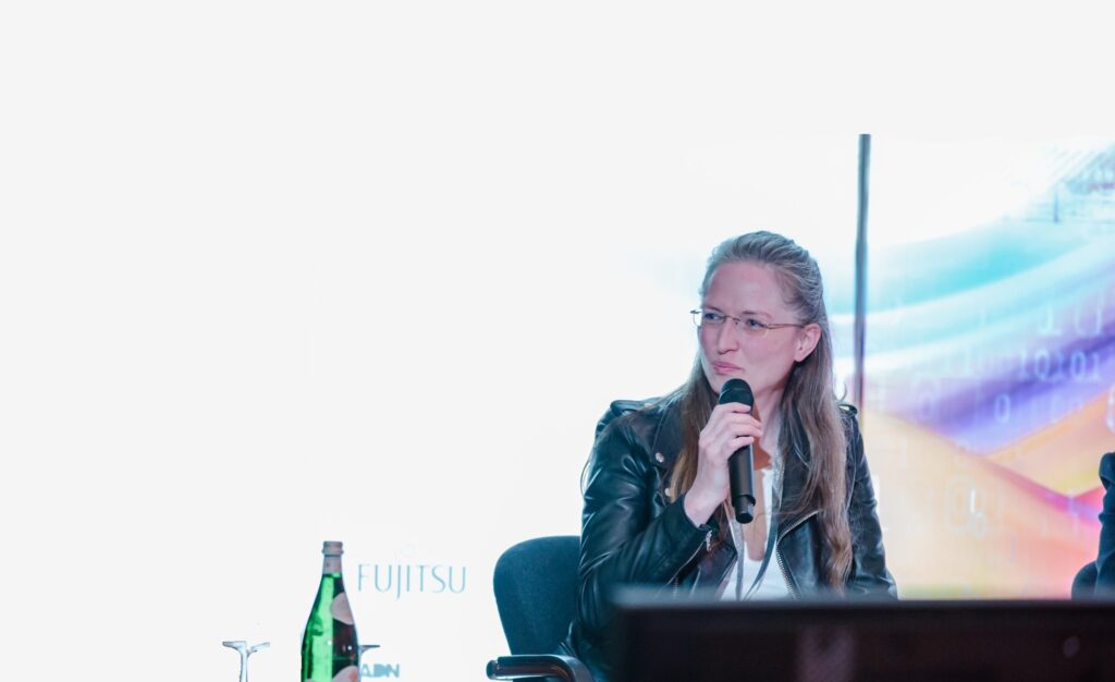 victoria-riess-female-leader-taking-the-stage-at-technology-conference